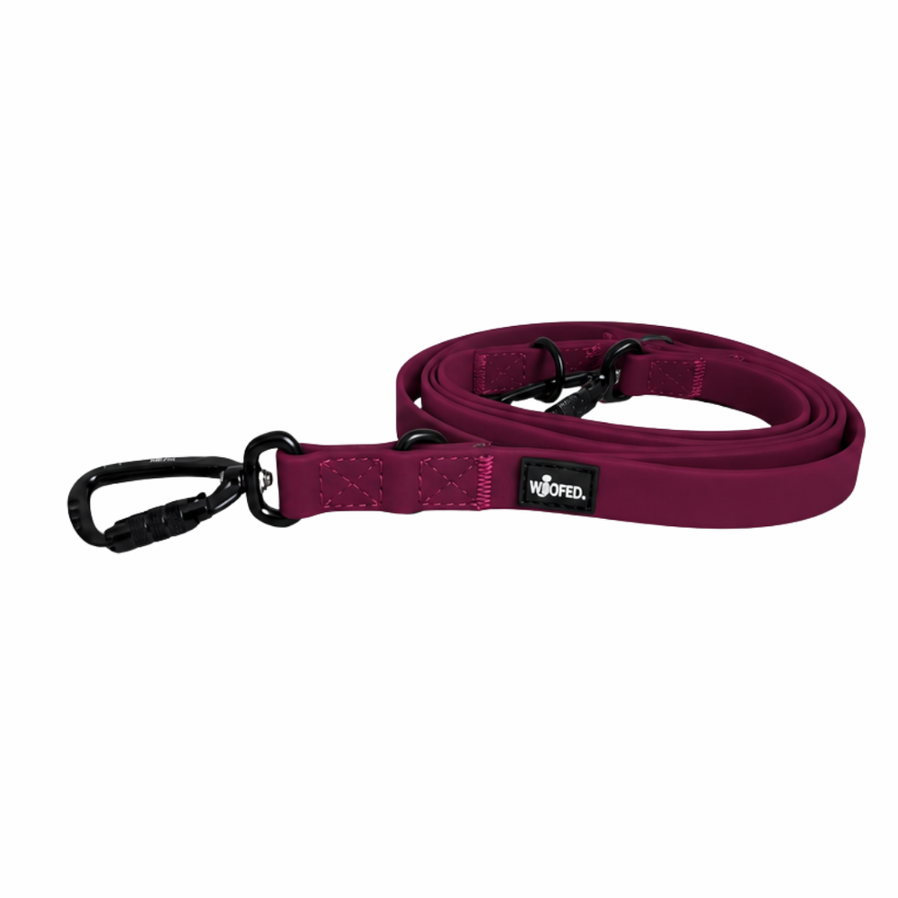 Hunde-Leine WOOFLEX® Pro in dunklem Magentaton, robust mit stabilen Karabinerhaken und komfortablem Griff.