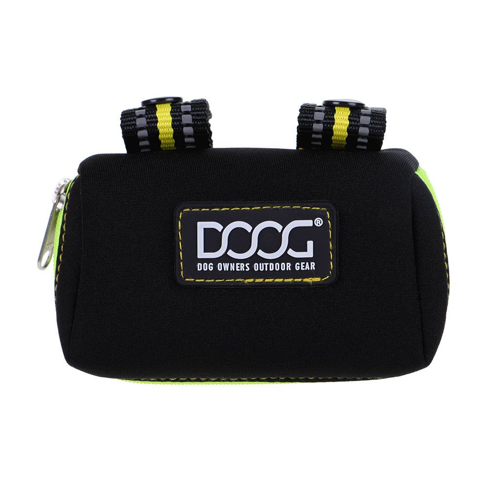 Kompakte schwarze DOOG Kotbeutel-Tasche mit Reißverschluss und Schlaufen für einfache Befestigung, in gelb und grün.