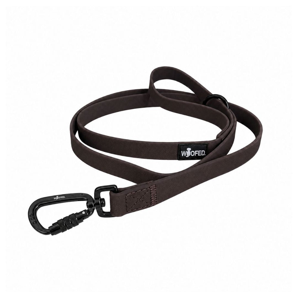 Dunkle Führleine WOOFLEX® Pro mit Karabiner und WOOFED-Logo, strapazierfähig und flexibel für Hunde.