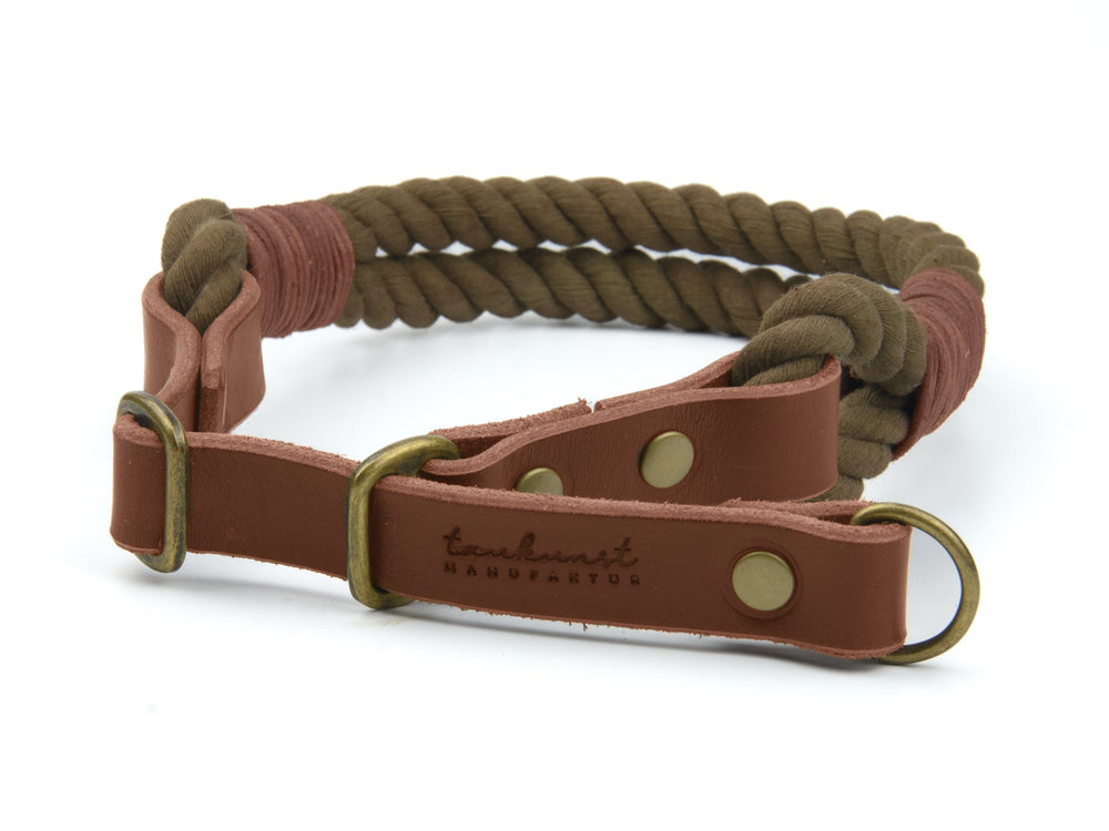 Zugstopp Tauhalsband Ahoi in olivgrün mit braunem Leder, verstellbare Lederteile und robuste Metallringe. Ideal für aktive Hunde.