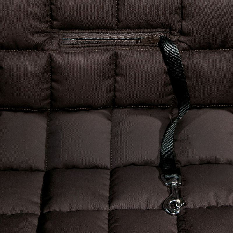 Gepolsterte 2-Sitz Autodecke in dunklem Braun mit quilted Abschnitten und Reißverschluss für zusätzlichen Komfort.