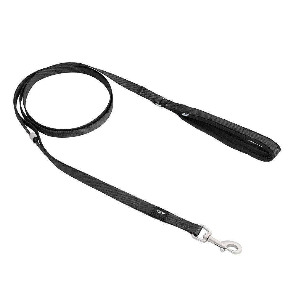Schwarze, strapazierfähige Hundeleine Seeker mit Karabinerhaken zur sicheren Befestigung am Geschirr oder Halsband.