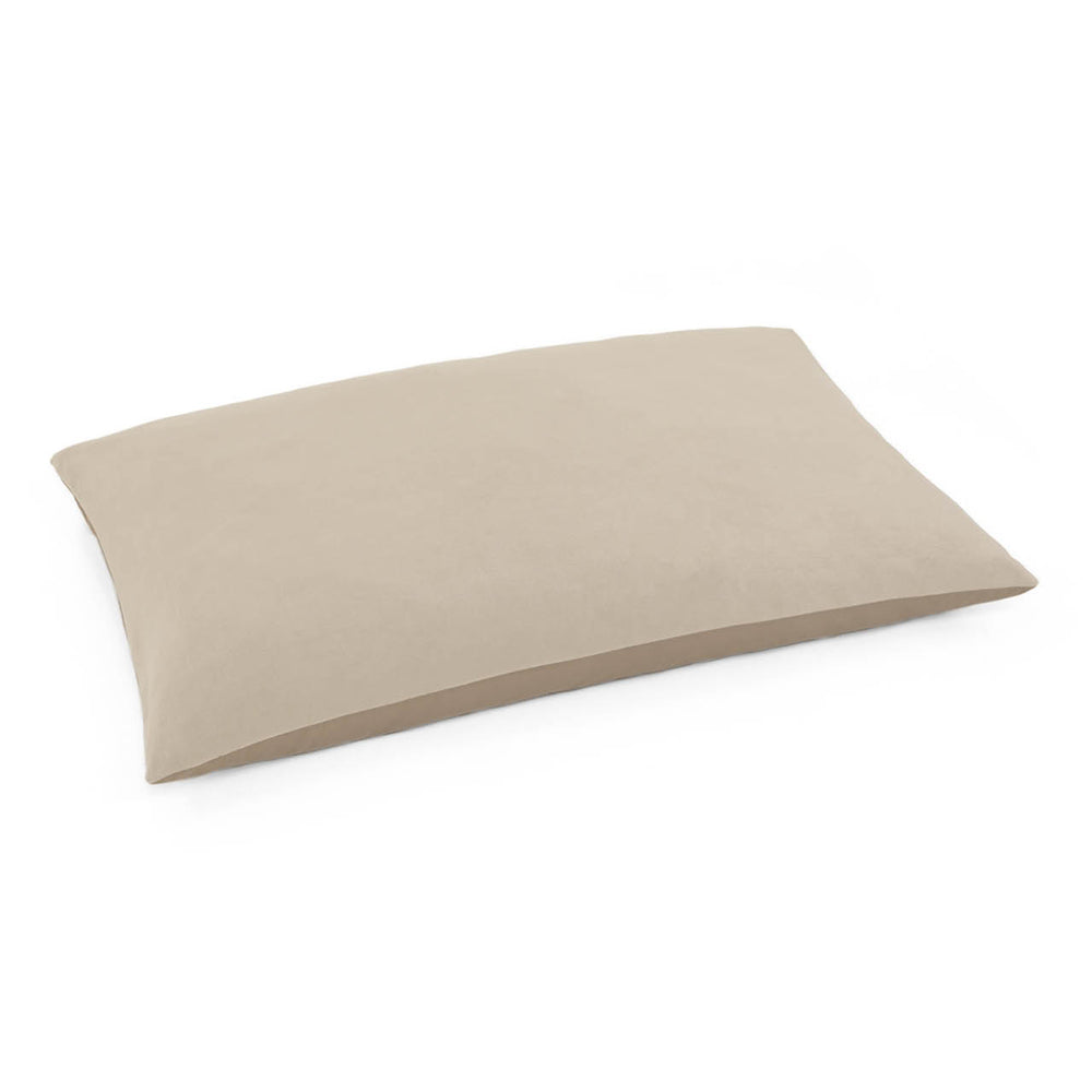Hellbeiges rechteckiges Kissen von Doctor Bark mit weichem Cover, ideal für gemütliche Wohnräume.