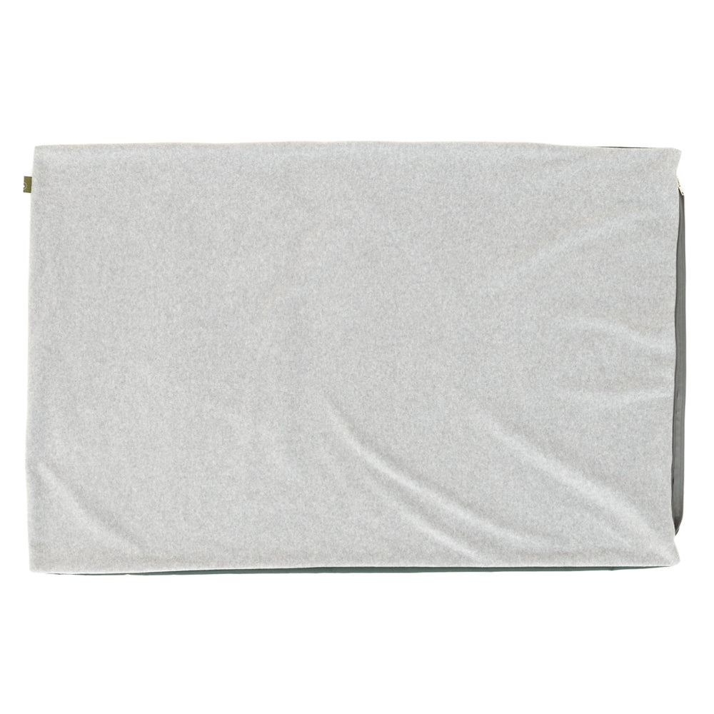 "Elegantes graues Doctor Bark Kissen Cover mit weicher, texturierter Oberfläche und abgerundetem Rand."