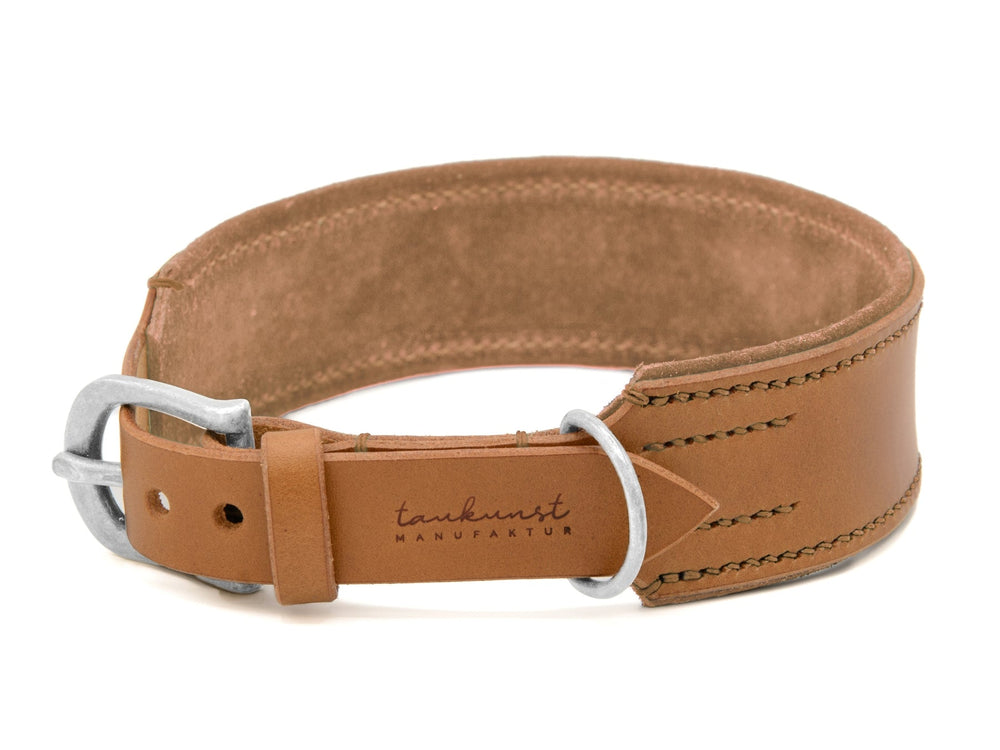 Braunes Lederhalsband "Wildfang" mit silberner Metallschnalle und praktischem Befestigungsring.