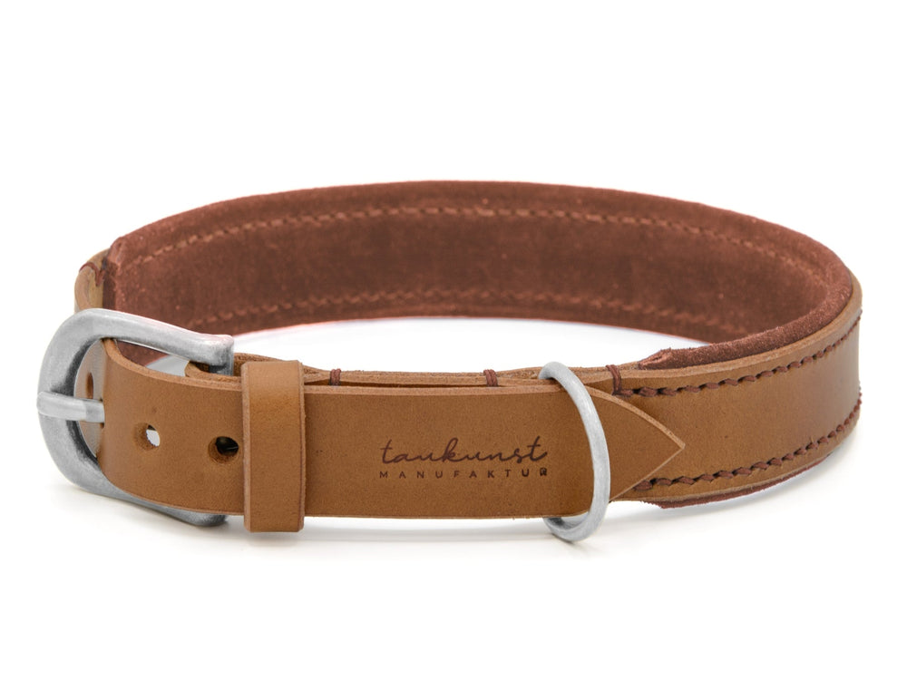 Braunes Lederhalsband "Wildfang" mit silberner Schnalle, aus weichem Leder, schlichte elegante Form.