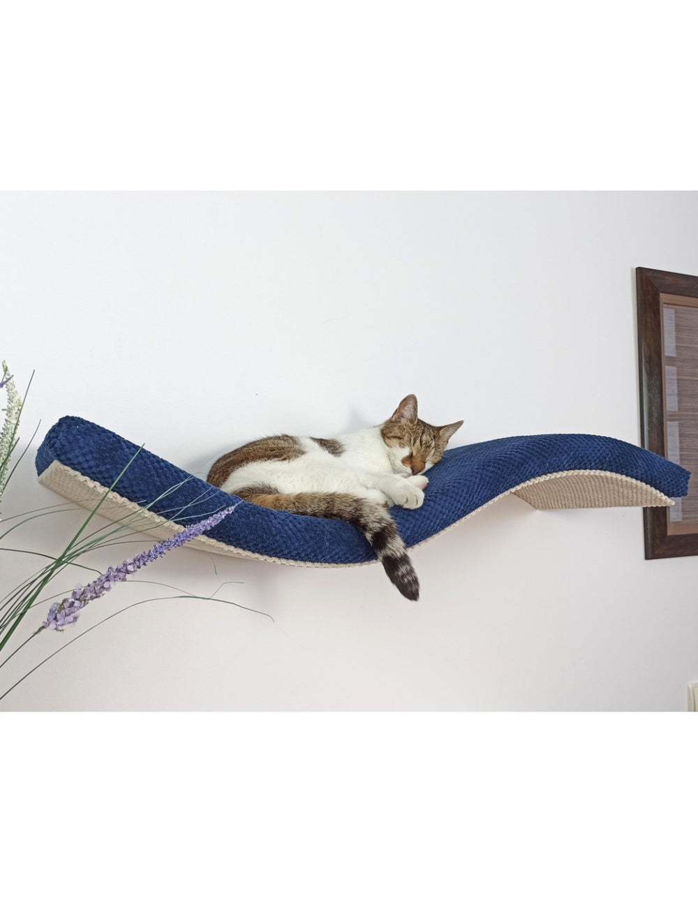 Metal Base Cat Wall Shelf WAVE 75 cm Links | catsatelier-image-423