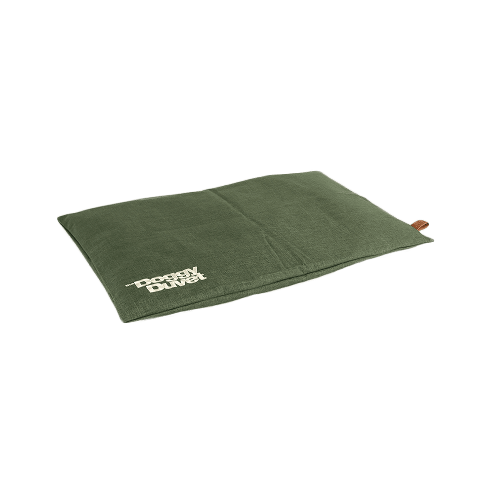 Olivgrünes Doggy Duvet Strong Kissen mit weißem "DADDY DUVET" Aufdruck, ideal für den Schlafkomfort Ihres Hundes.