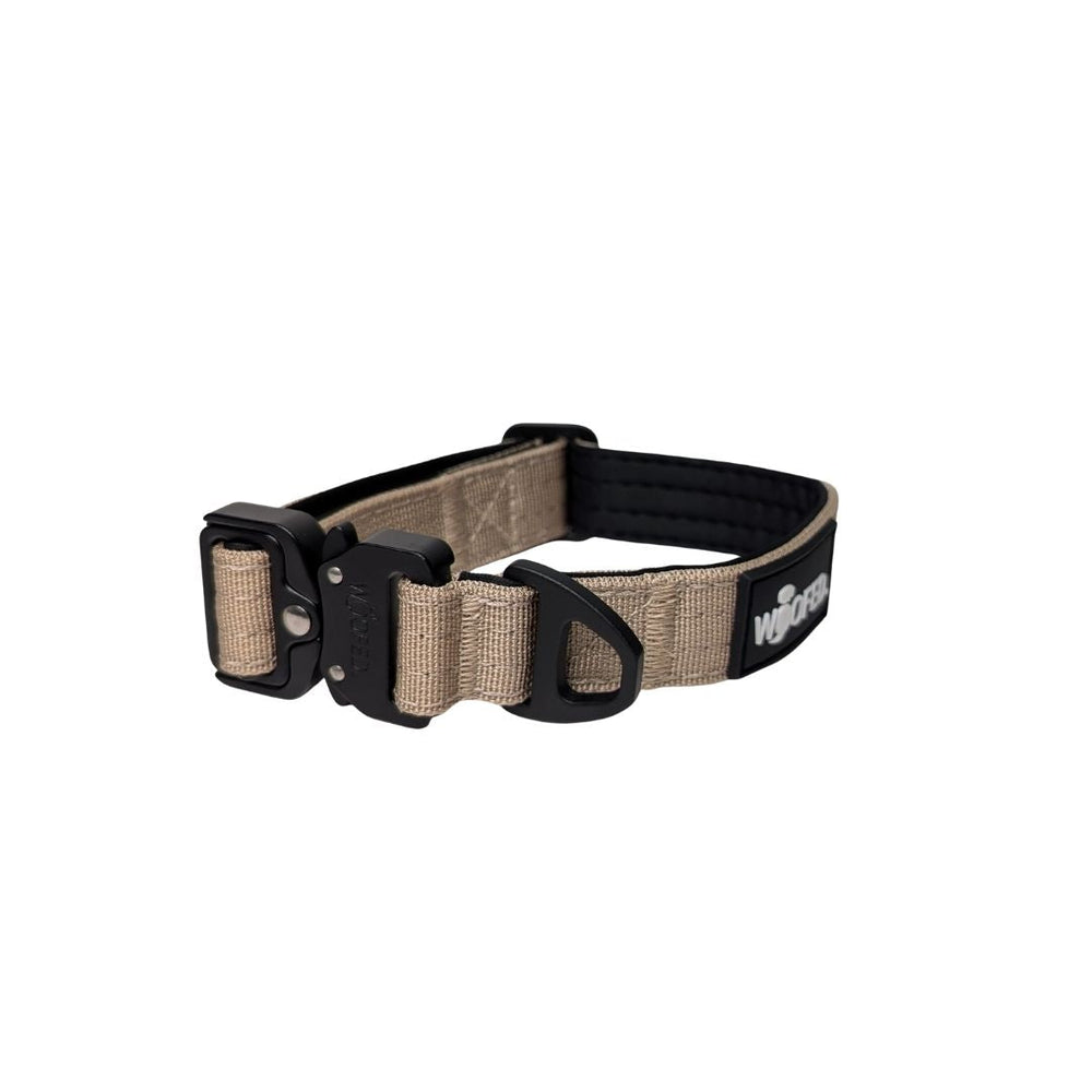 Beige Nylonhalsband mit Griff, verstellbarer Schnalle und D-Ring für Leine, ideal für komfortable Hundespaziergänge.