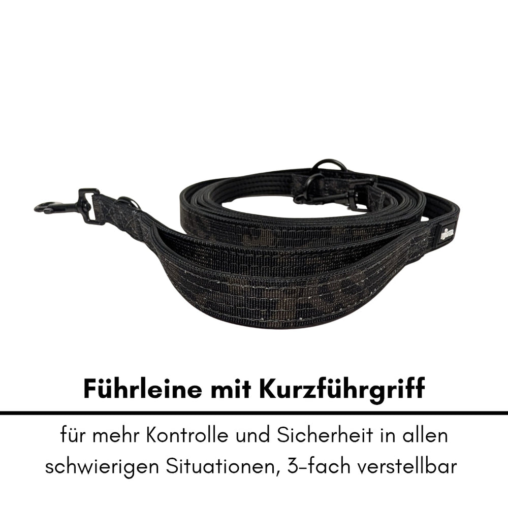 Schwarze Nylon Classic Führleine mit Kurzführgriff, verstellbar für optimale Kontrolle und Flexibilität beim Hundespaziergang.