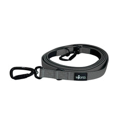 Graue Hundeleine aus Nylon mit Sicherheitskarabiner und Logopatch für optimalen Grip und Haltbarkeit.