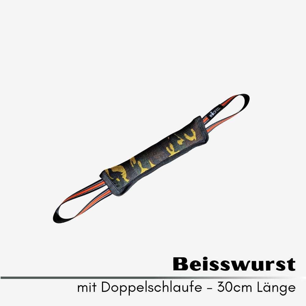 Hundespielzeug Beißwurst Camo in 30 cm, robustes und zahnfreundliches Trainingsspielzeug für Hunde im Camouflage-Design.
