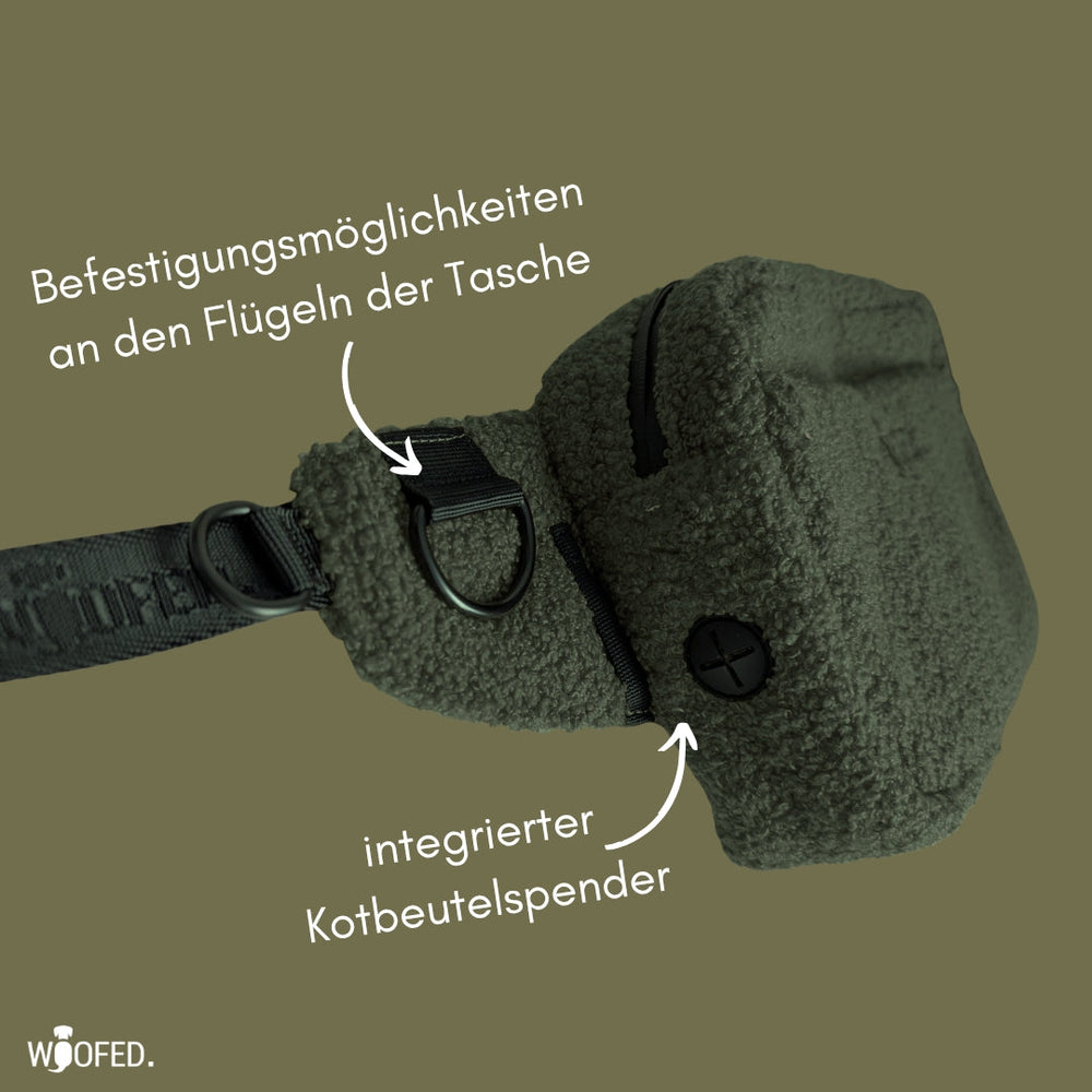 Multifunktionale grüne Gassitasche als Bauchtasche und Schultertasche mit Reißverschluss und Kotbeutelsender.