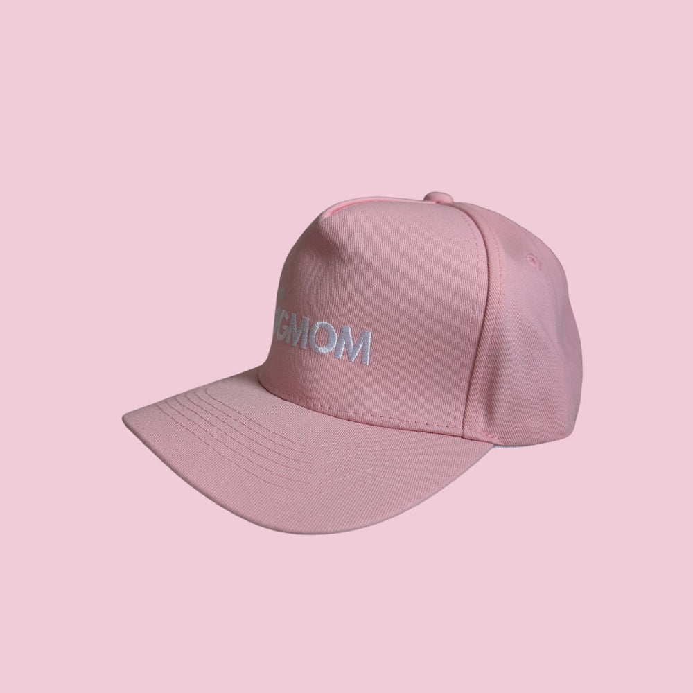 Rosa Cap "Dogmom" mit hellblauer Stickerei, ideal für Hundemamas, stylish und bequem für jeden Anlass.