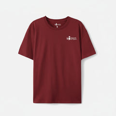 Rotes Unisex T-Shirt "Life is better with dogs" mit weißem Print "WOOFED." für Hundeliebhaber im Alltag.