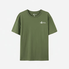 Unisex T-Shirt "Life is better with dogs" in olivgrün mit weißem Logo, perfekt für Hundeliebhaber und Freizeitlooks.