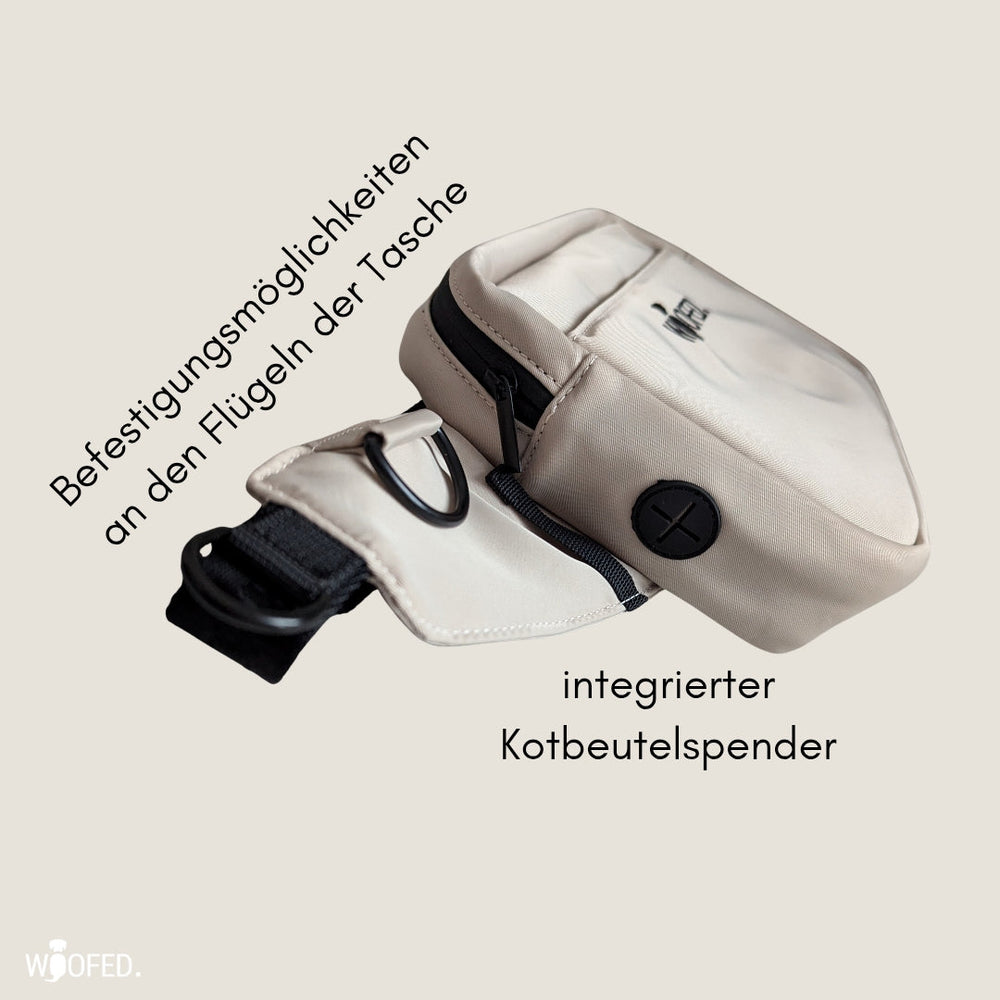 Multifunktionale Gassitasche in hell mit Kotbeutelsender, als Bauchtasche und Schultertasche verwendbar.