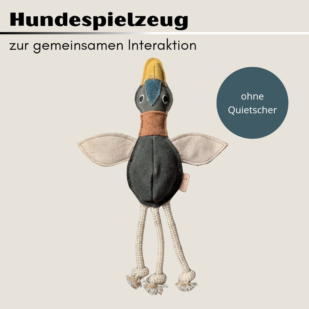 Nachhaltiges Hundespielzeug Ente Ella aus weichem, plastikfreiem Material für interaktiven Spielspaß zwischen Mensch und Hund