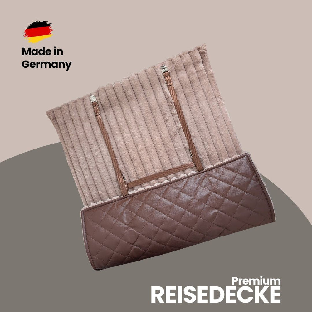 Braune und beige Premium Reisedecke mit Tragegriffen für easy Transport, ideal für unterwegs.