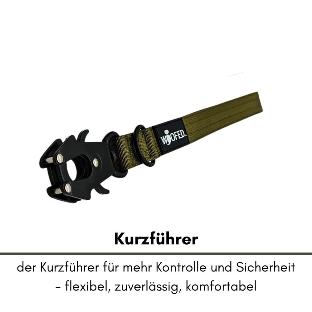 Khaki Hundekurzführer mit robustem schwarzen Froschkarabiner, flexibel und komfortabel für sicheren Spaziergang.