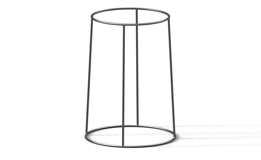 Minimalistischer runder Vogeltränken-Ständer aus schwarzem Metall mit kegelförmiger Struktur und offener Bauweise.