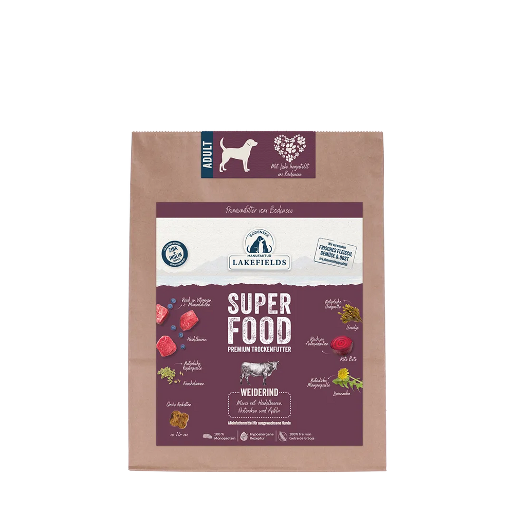 Verpackung von LAKEFIELDS SUPER FOOD Trockenfutter für Hunde mit Rind und modernen Designelementen.