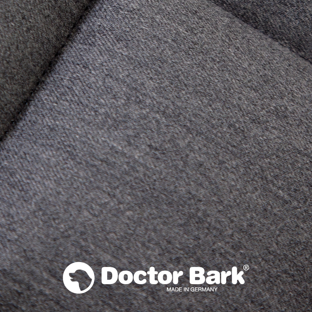 Grau melierte Doctor Bark Reisetasche mit weißem Logo „MADE IN GERMANY“ in der linken unteren Ecke.