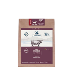 Verpackung von Lakefields Trockenfutter für kleine Hunde mit Rindfleisch, neu und hochwertig.