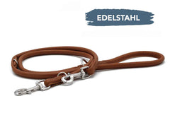 Braune Lederleine mit Edelstahlbeschlägen und stabilem Griff, ideal für Hundegeschirre und Ausflüge mit dem Hund.