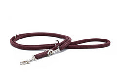 Dunkelrote Nubuk-Hundeleine, 2m lang, mit robustem Karabiner und eleganter, runder Nähte für stilvolles Gassigehen.